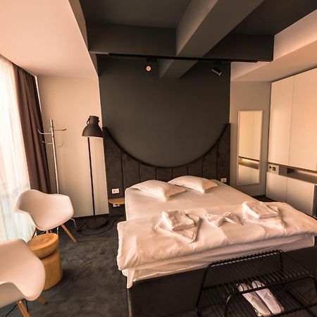 Hotel Arka โอร์โชวา ภายนอก รูปภาพ