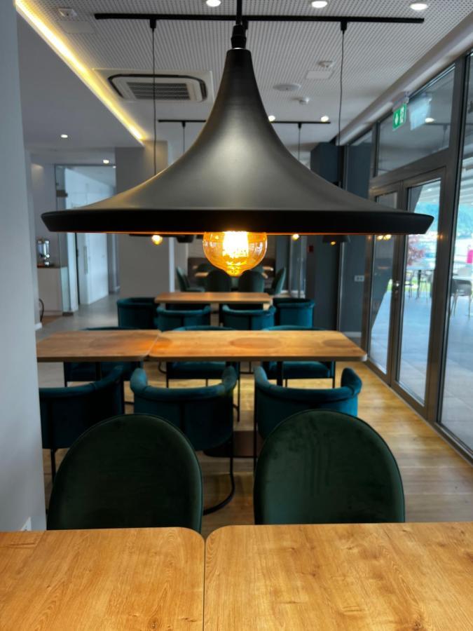 Hotel Arka โอร์โชวา ภายนอก รูปภาพ