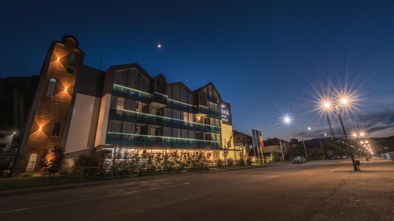 Hotel Arka โอร์โชวา ภายนอก รูปภาพ