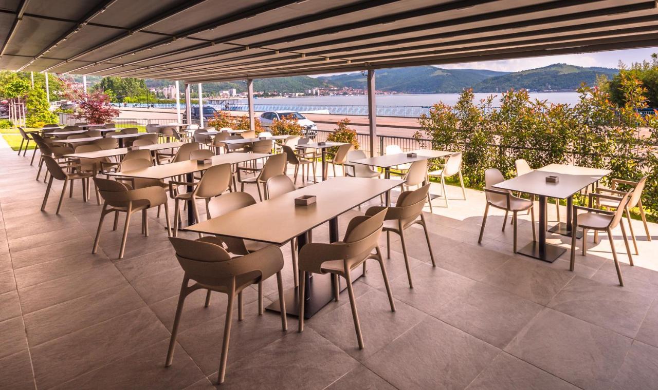 Hotel Arka โอร์โชวา ภายนอก รูปภาพ
