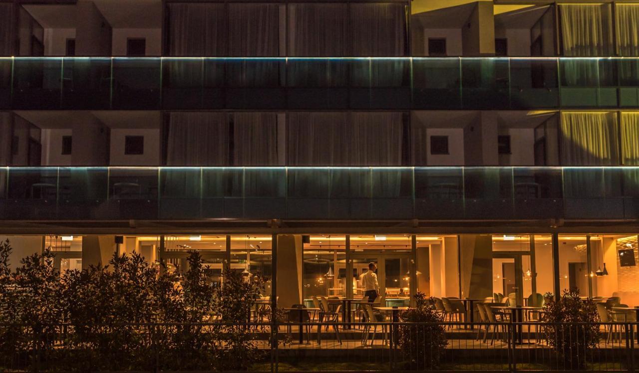 Hotel Arka โอร์โชวา ภายนอก รูปภาพ